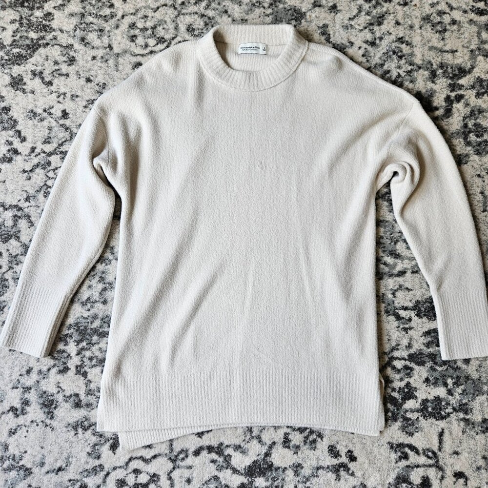 Abercrombie & Fitch DreamLush Oversized Legging-Friendly Crew Sweater in Cream